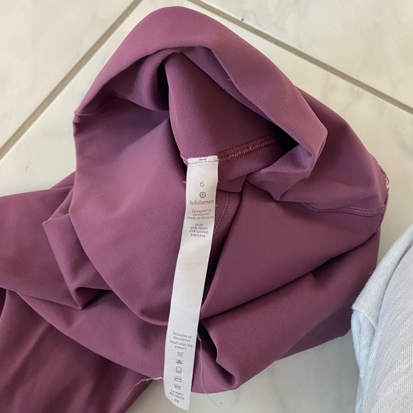 Lululemon 25” inseam leggings - Picture 3 of 5